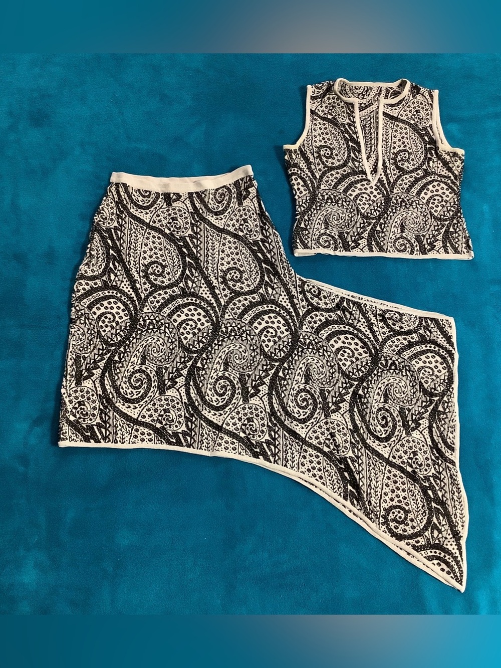 Herve Leger Paisley Punctured Knit Crop Top Asymmetric Skirt Set